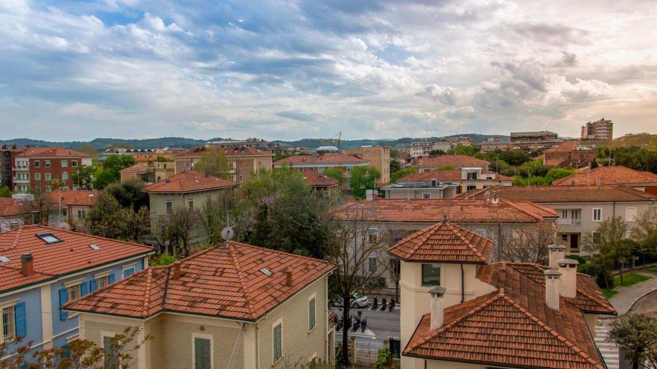 Hotel President'S Pesaro Exteriér fotografie